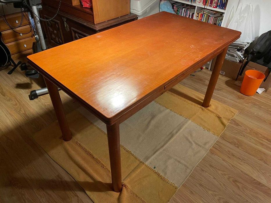 Mesa de Refeições, com opção 6 cadeiras