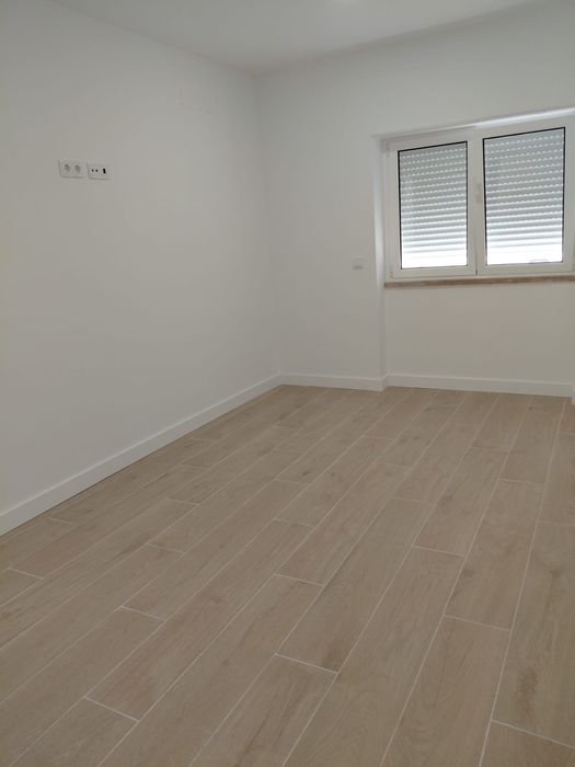 Vende-se RC T3 em Alhos Vedros com quintal
