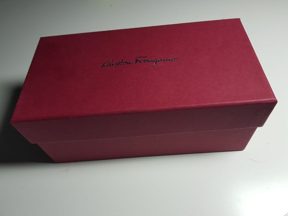 Óculos sol Salvatore Ferragamo originais com estojo caixa  bolsa e pano de limpeza