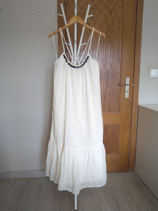 Vestido da Zara cor creme