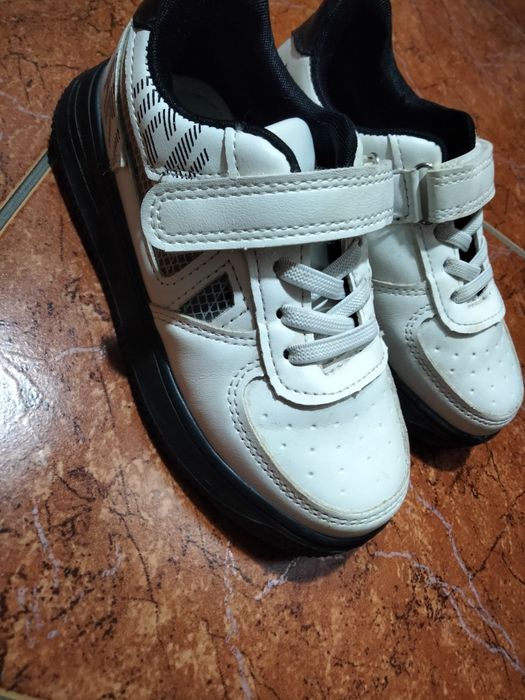 кросівки на хлопчика