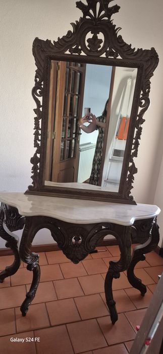 Mesa ,hol de entrada