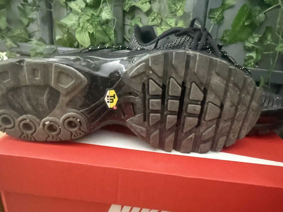 Nike Air MAX PLUS TN 43EU Czarne