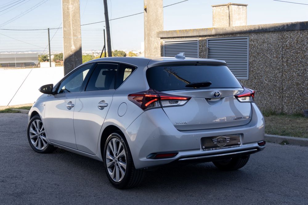 Toyota Auris 1.8 HSD Exclusive Hybrid (Financiamento disponível)