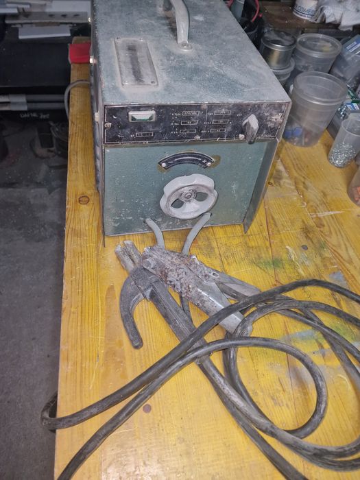 Maquina de soldar 220vllt ou 2 fases