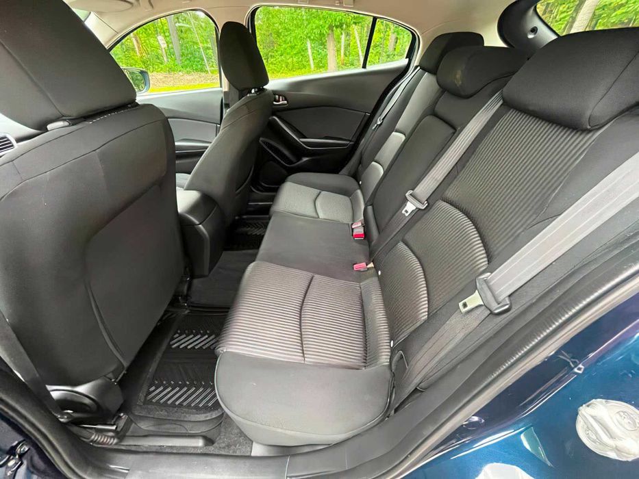 Mazda 3      2016