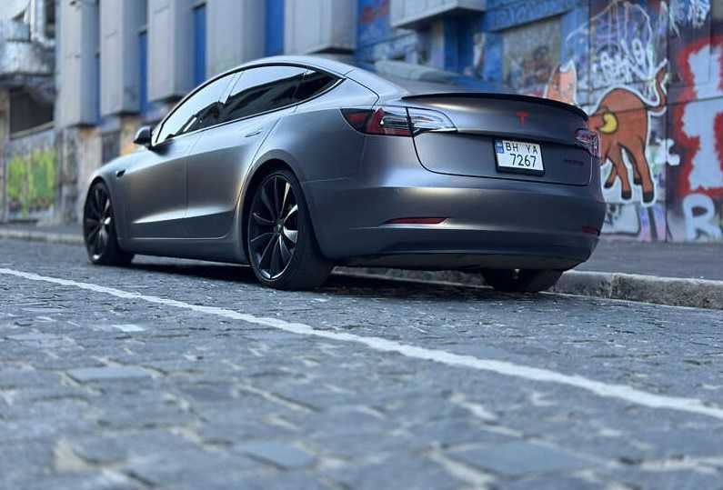 Tesla Model 3 2018