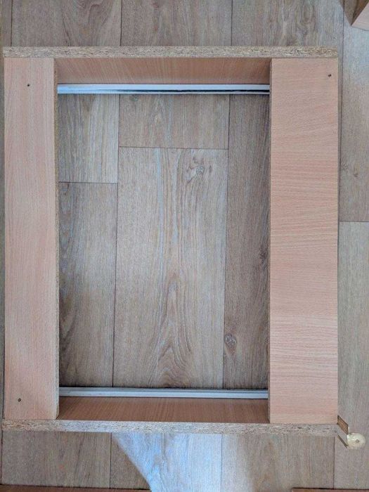 Стіл угловий в кімнату