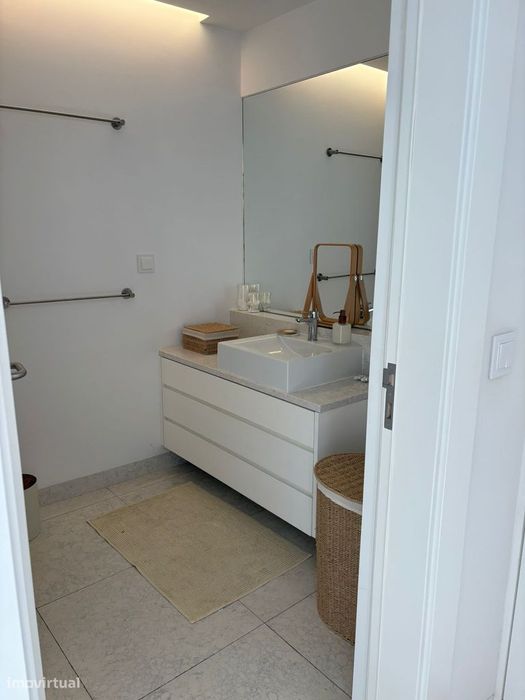 Apartamento T2 com Vista para Tejo na Ajuda, Lisboa