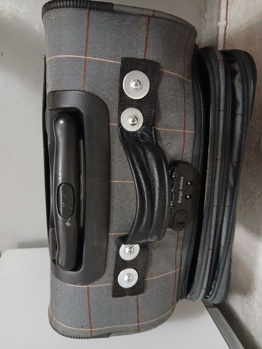 Продам чемодан рабочий