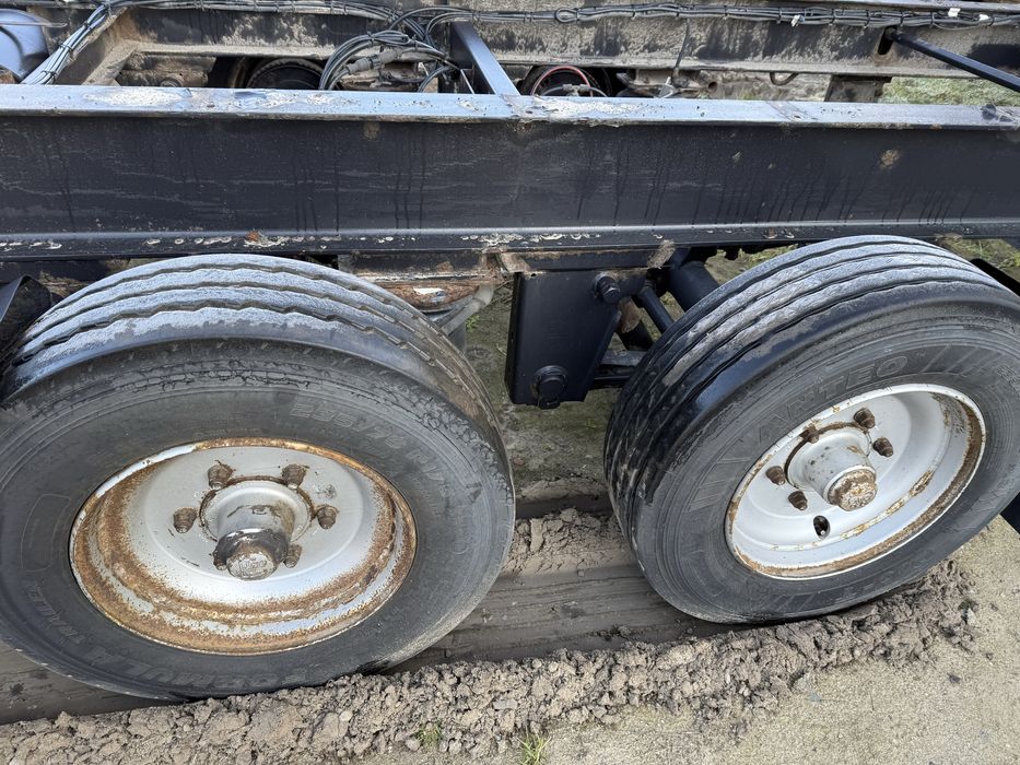 Przyczepa do zabudowy , tandem