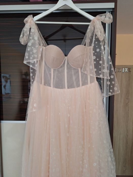 Suknia ślubna brzoskwiniowa