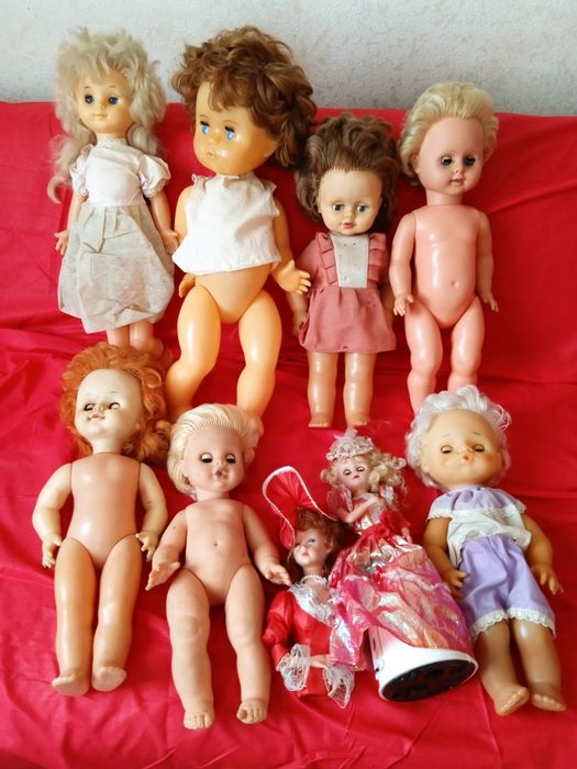 Куклы разные.Состочние разное