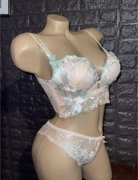 Комплект білизни , трусики, бюстгальтер ліф, з мереживом