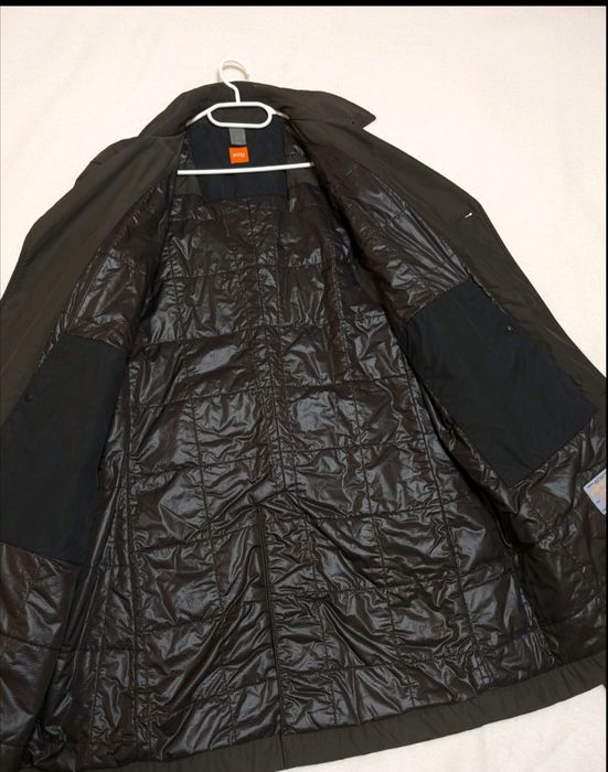 Плащь  пальто утеплений hugo boss M 52 розмір