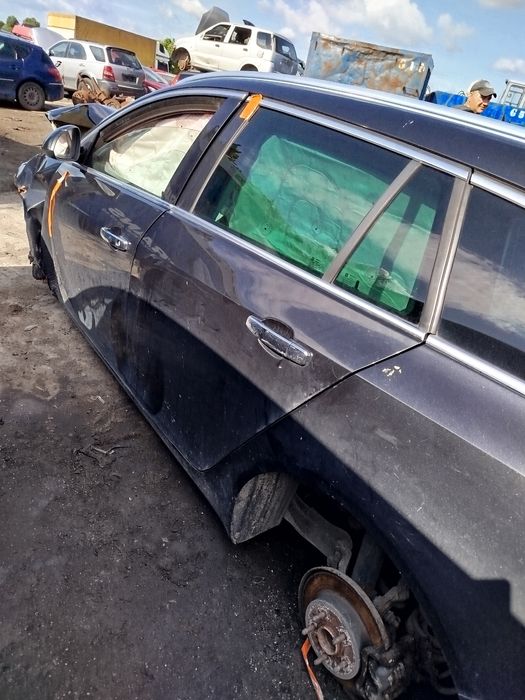 Insignia A kombi Z22C drzwi kompletne stan bdb wysyłka