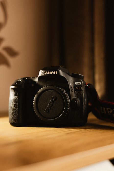 Фотоапарат Canon 80D