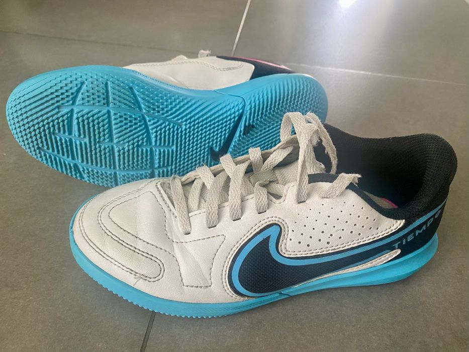 Chuteiras futsal Nike 33