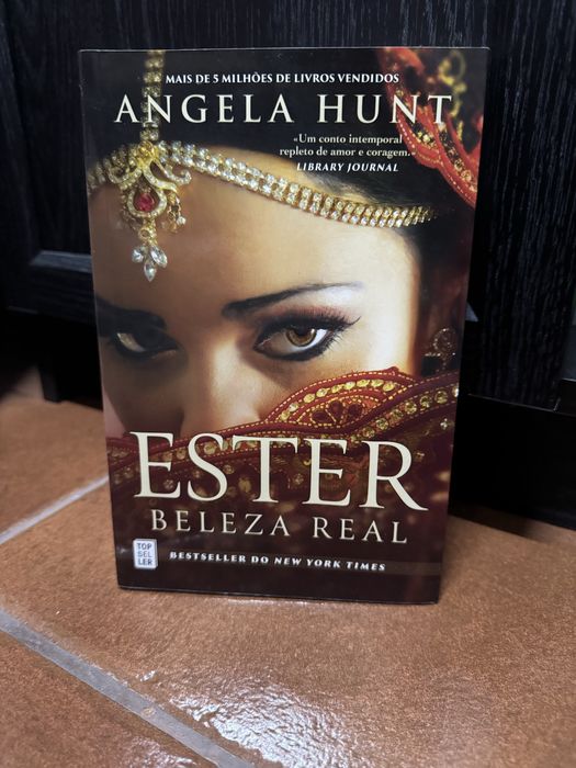 Livro “Ester Beleza Real” de Angela Hunt