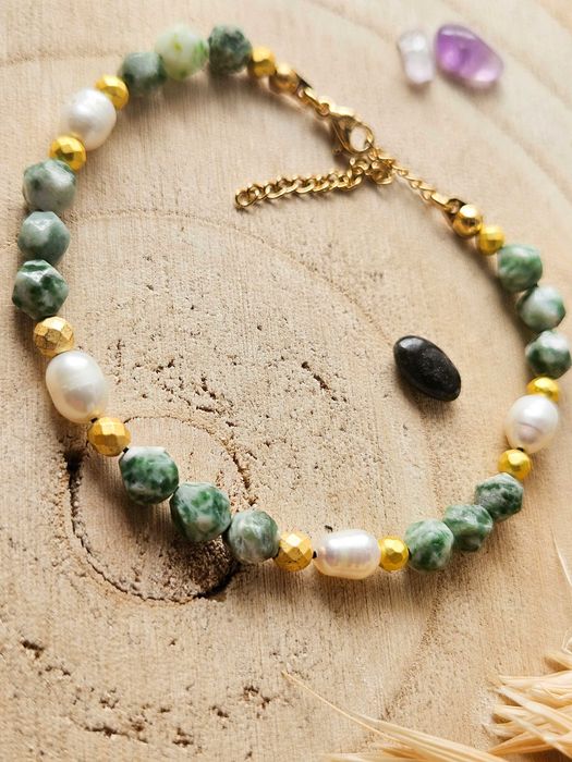 Bransoletka z pereł i zielonego jadeitu