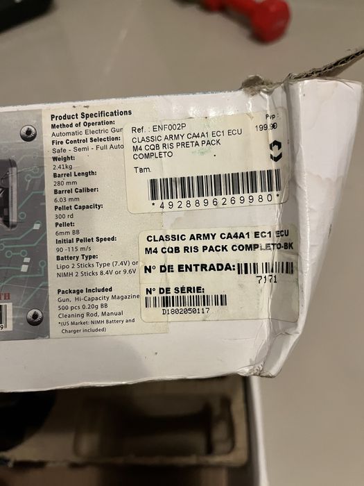 Arma airsoft M4 - Classic Army CBQ RIS PRETA