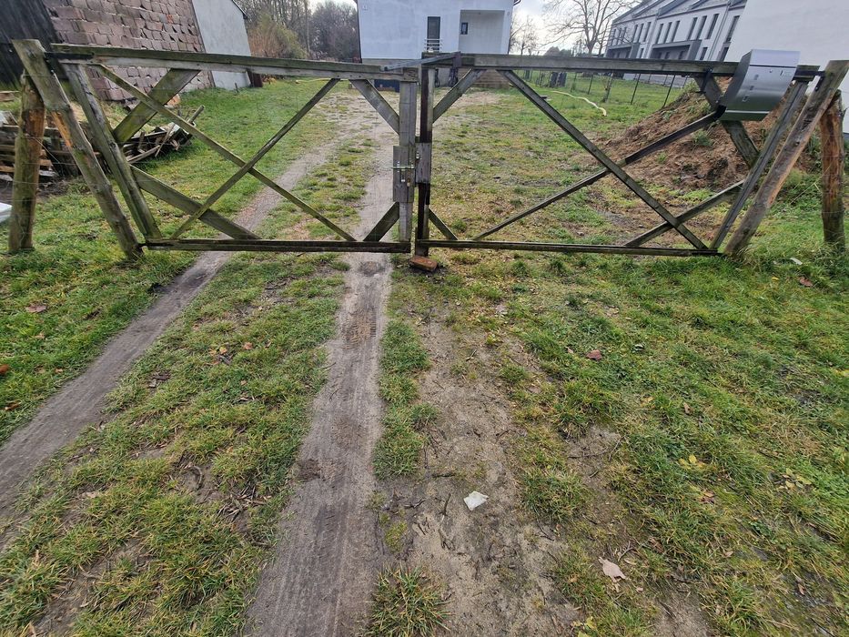 Brama na budowę dwuskrzydłowa