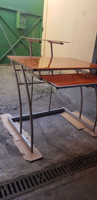 Vendo secretaria com cadeira