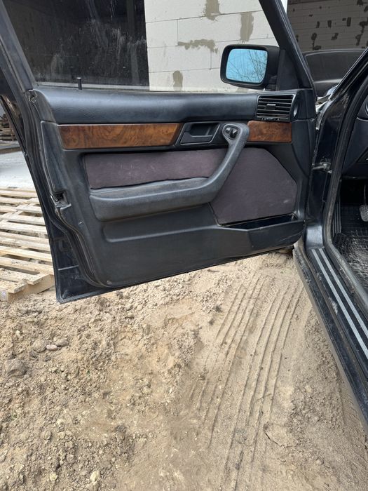 Продам дверные карты рестайлинг е34/е32/е46