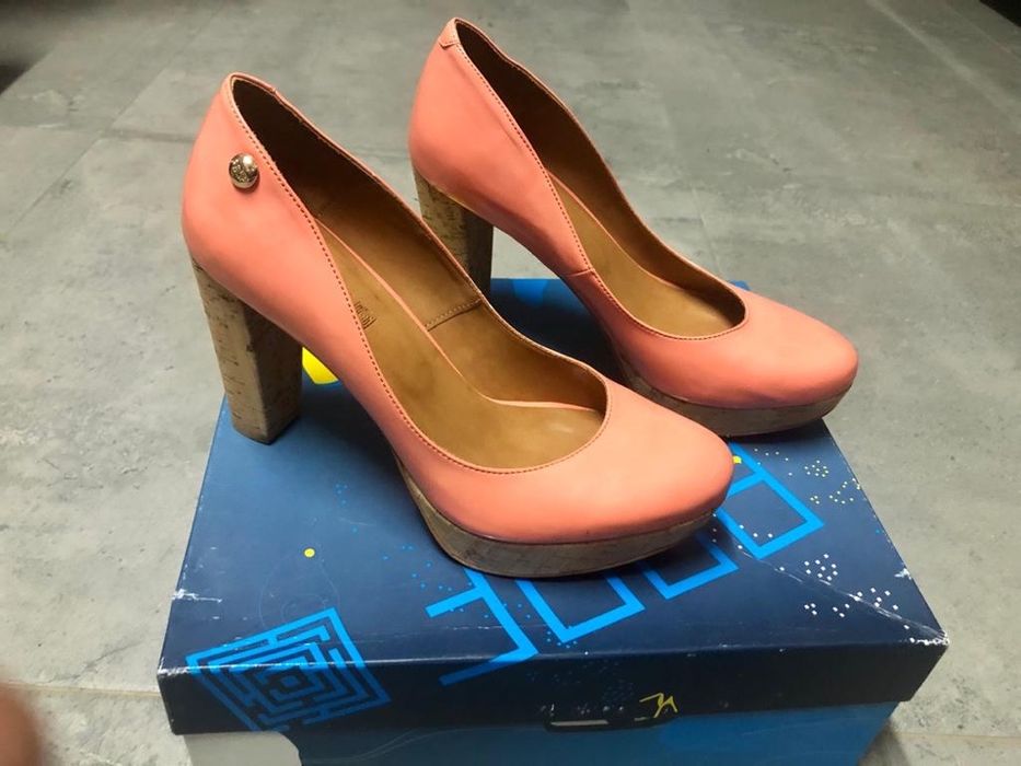 Sapatos PROF como novos