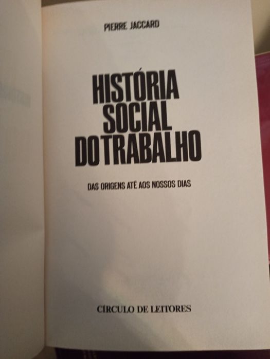 Livro encadernado "História Social do Trabalho"