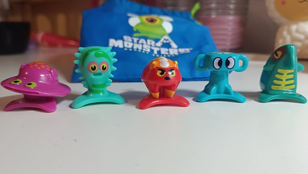 98. Figurki star monsters