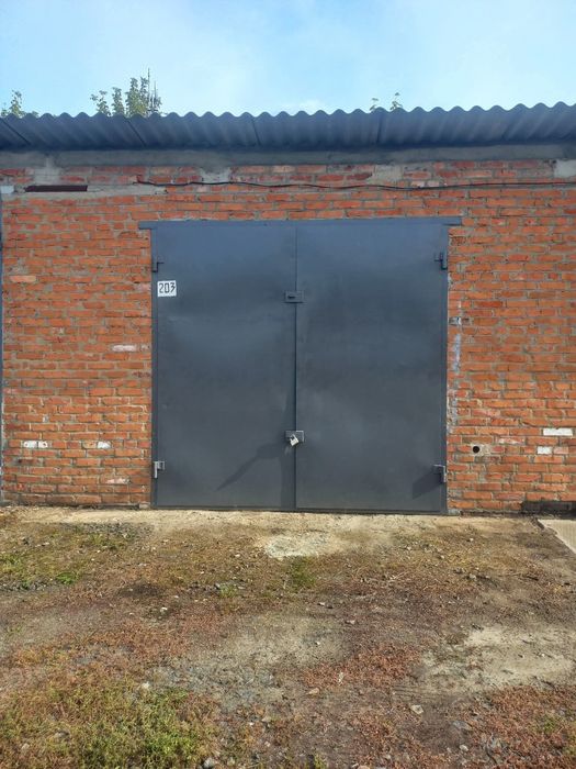 Продам гараж у Пирятині