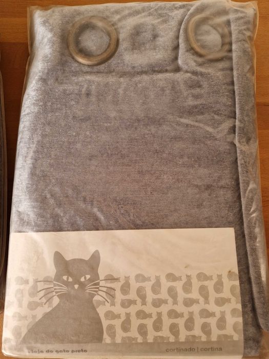 Cortinados veludo cinzentos Gato Preto
