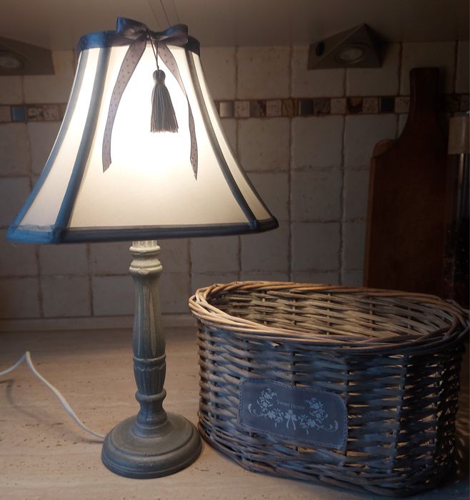 Zestaw dekoracyjny (lampa+koszyk)