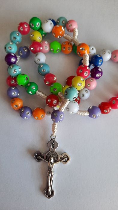 Piękny kolorowy różaniec dla dziewczynki