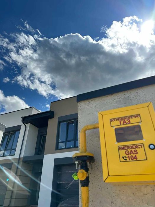 Продається будинок (дуплекс) в місті/ТЦ ВЕЛЕС/Міські комунікації, ГАЗ