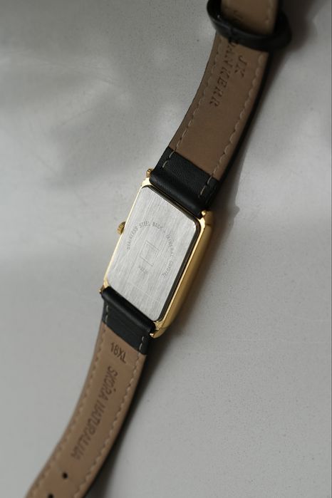 Zegarek Tissot A282K Retro Stylowy Złoty Szwajcarski Elegancki Antyk