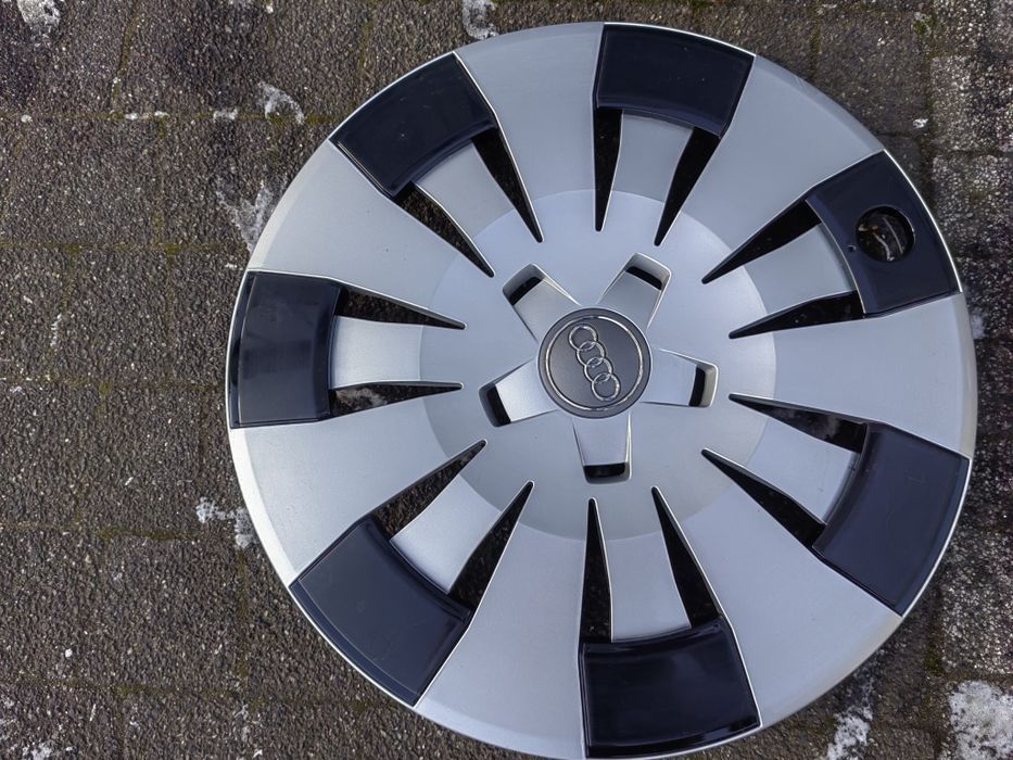 Kołpaki 16 cali Audi Komplet Oryginalne Czarne A1 A3 A4