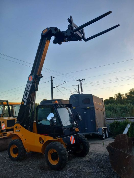 JCB 520 Telescopic Handler64738419209474124