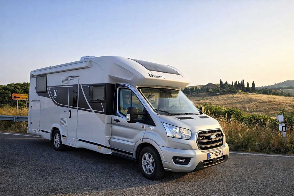 Kamper na wynajem Lublin | Rodzinne kampery premium | Nowa flota