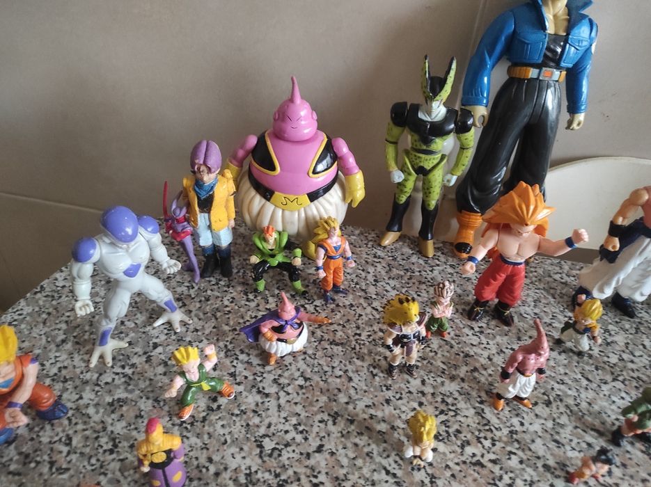 Lote de Miniaturas e bonecos do Dragon Ball