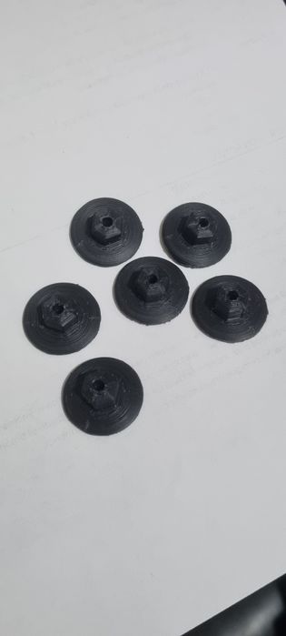 Porcas plásticas