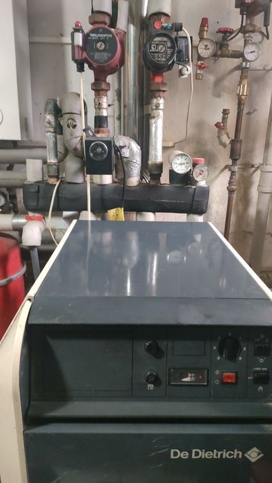 Caldeira de aquecimento central marca De Dietrich