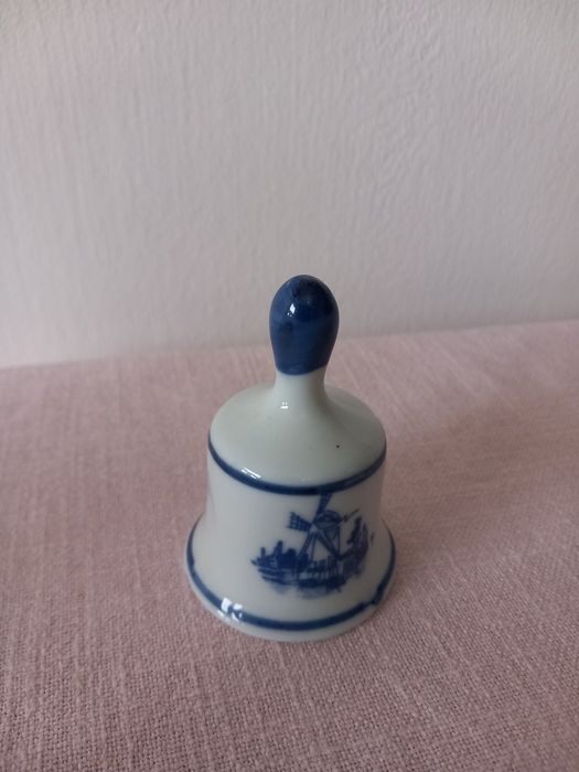 Dzwonek porcelanowy