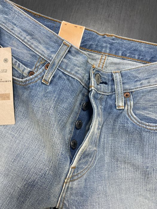 Jean Levi’s Mulher 501 Original Fit Azur Claro W26 L32