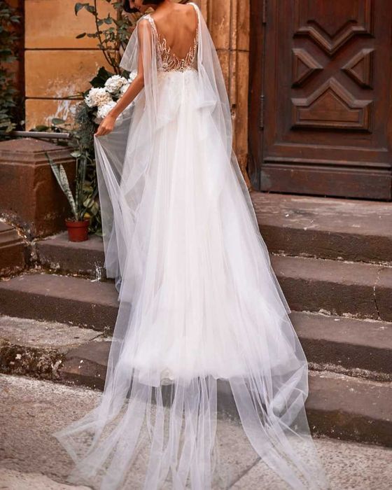 Suknia ślubna brokat bogato zdobiona