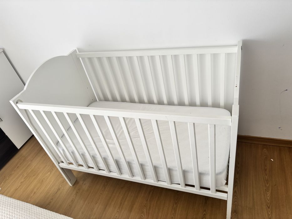 Berço de bébé bom estado.