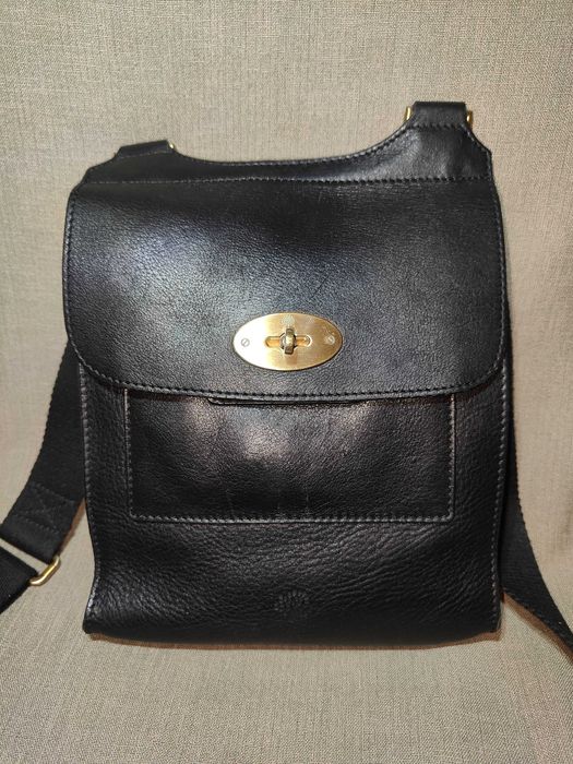 Skórzana czarna torebka listonoszka na ramię uniseks