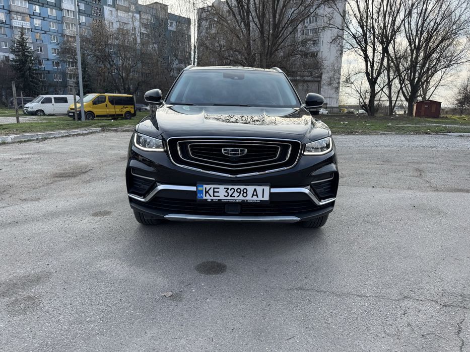 Geely AtlasPro куплен в 2024 году, на гарантии до 2029 года