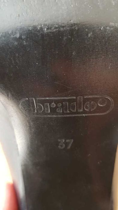 skórzane buty na obcasie r.37